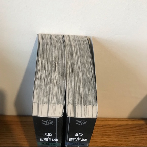 Alice in borderland manga volumes 5 & 6 - Picture 4 of 8